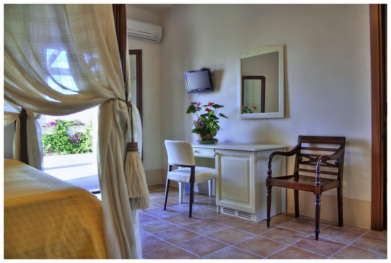 Masseria Li Campi Кавалино ди Лече Екстериор снимка