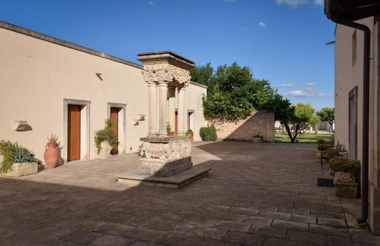 Masseria Li Campi Кавалино ди Лече Екстериор снимка