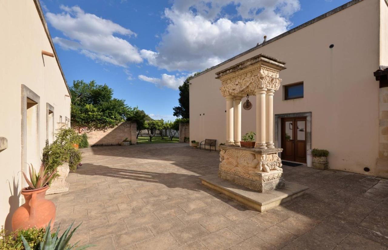 Masseria Li Campi Кавалино ди Лече Екстериор снимка