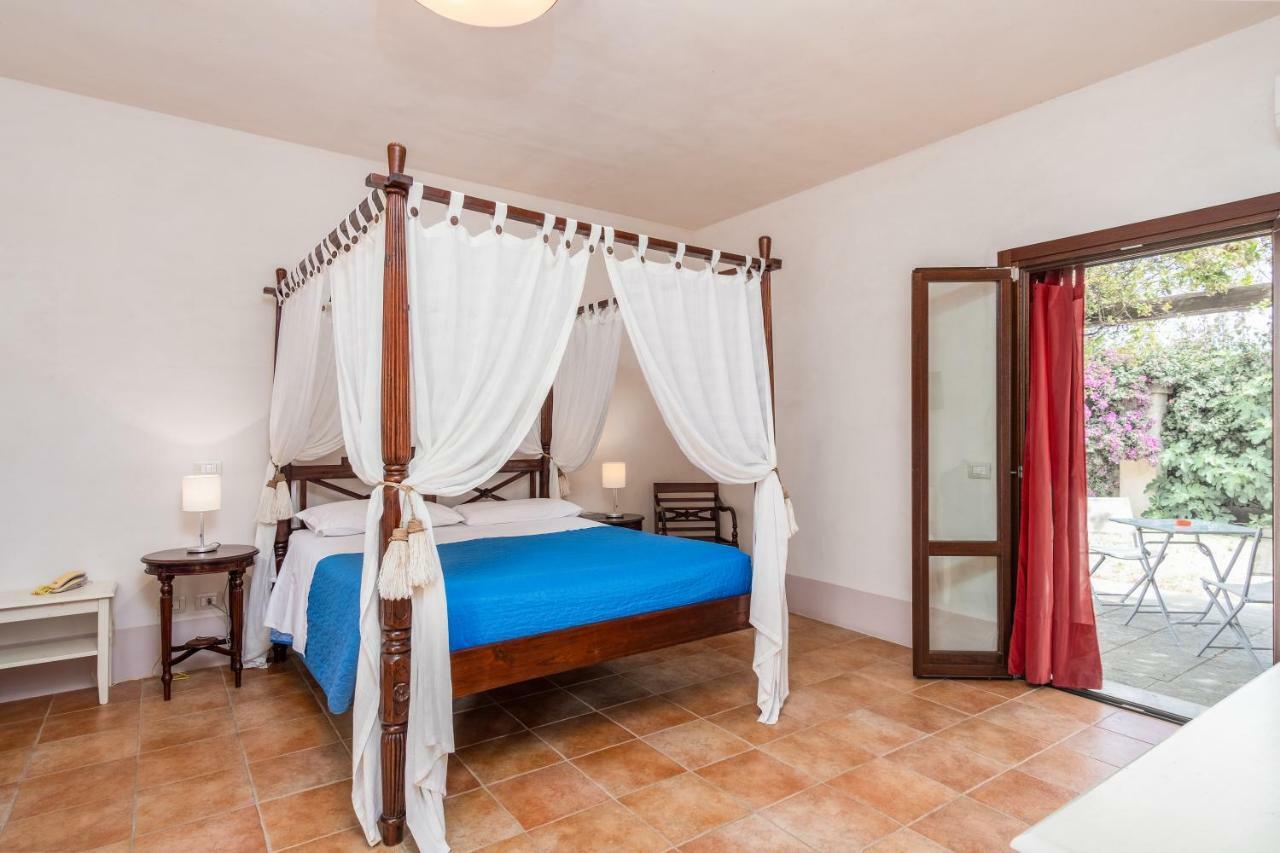 Masseria Li Campi Кавалино ди Лече Екстериор снимка