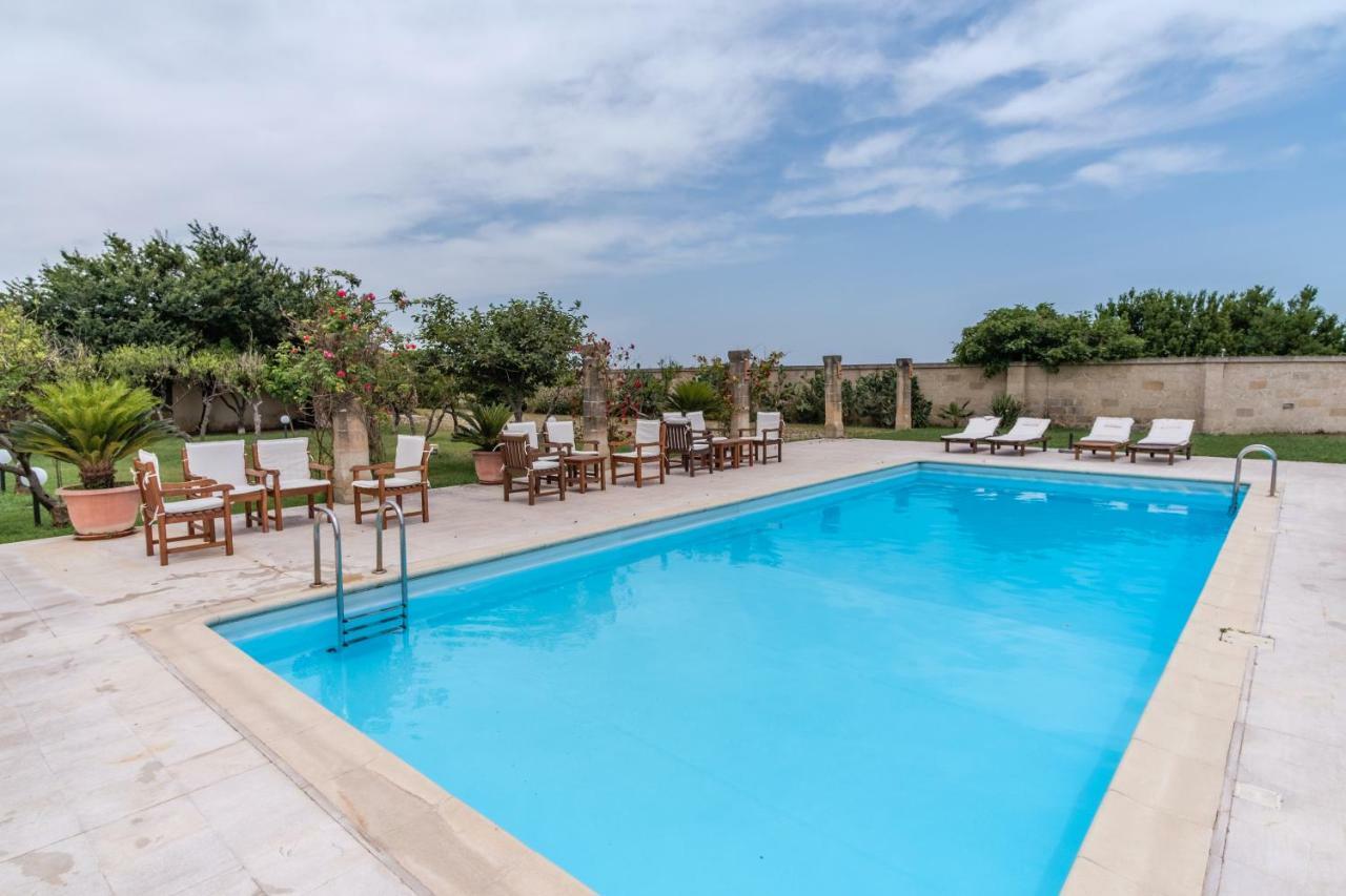 Masseria Li Campi Кавалино ди Лече Екстериор снимка